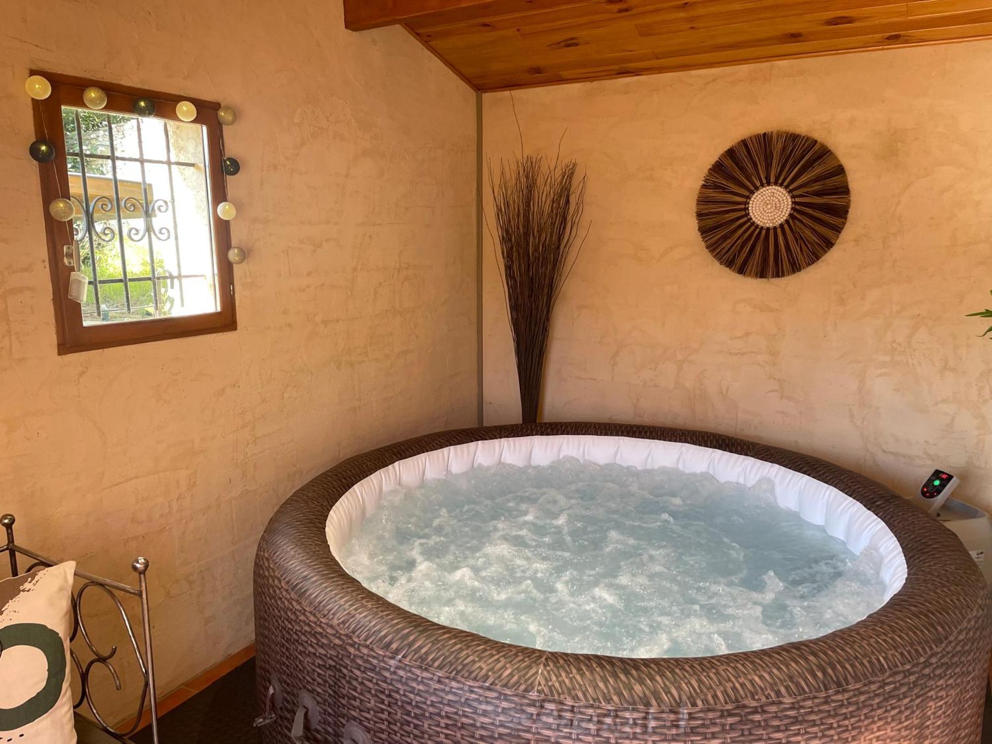 La Chambre Haute Et Son Spa 尼姆 外观 照片