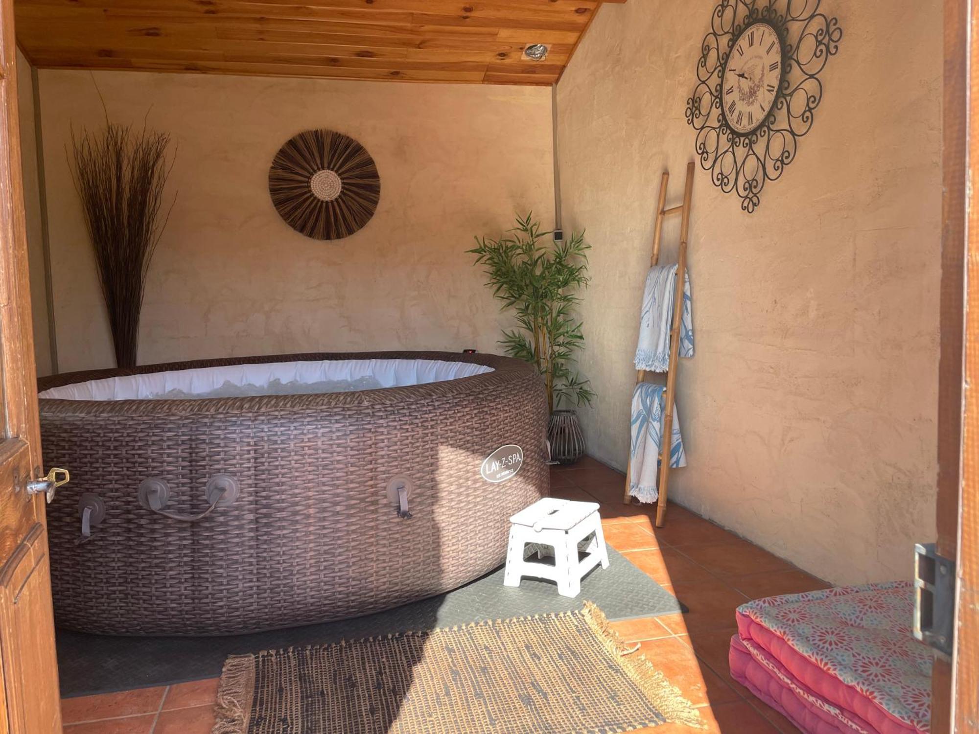 La Chambre Haute Et Son Spa 尼姆 外观 照片